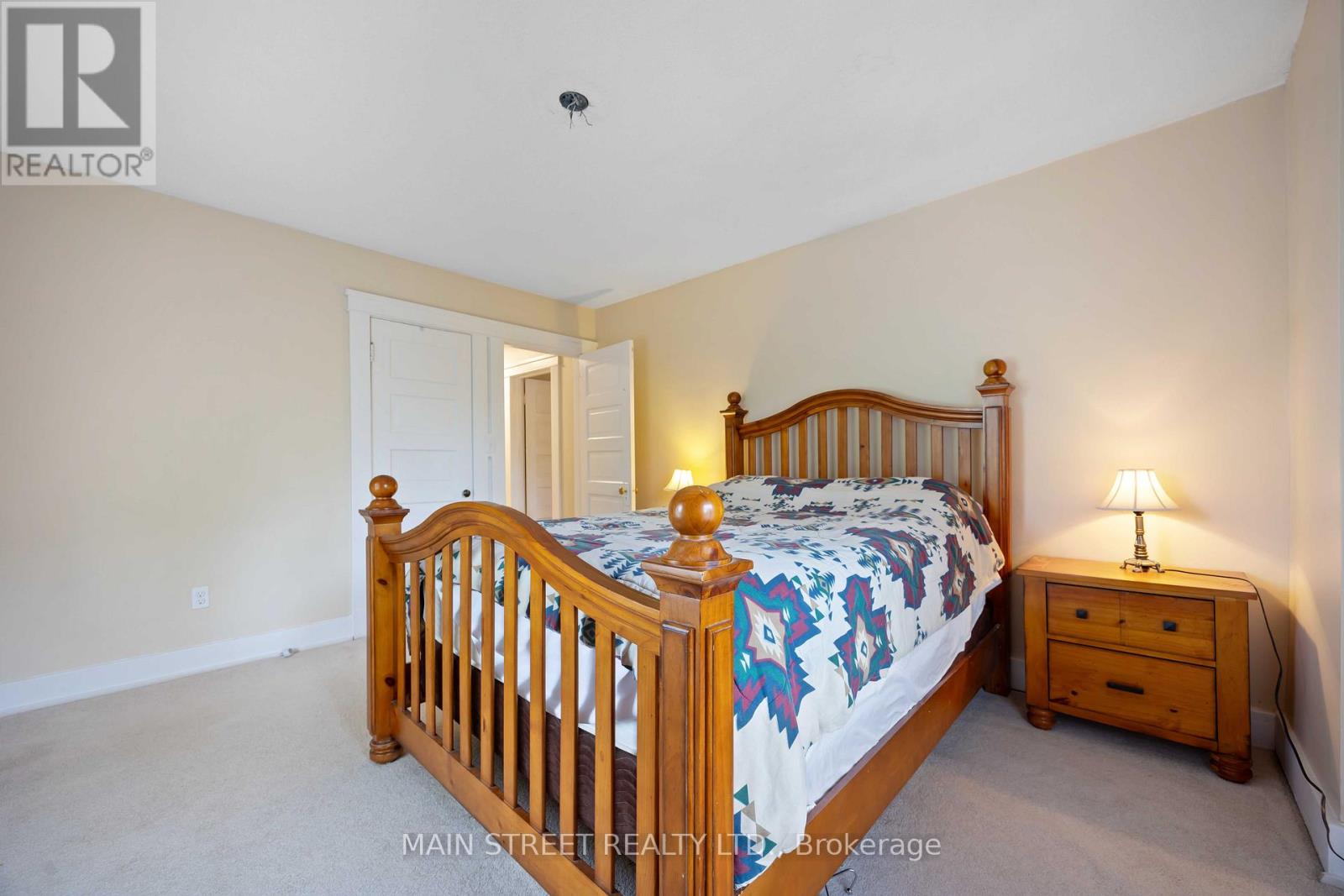 Photo 29 of 194 London Road, Sarnia ON