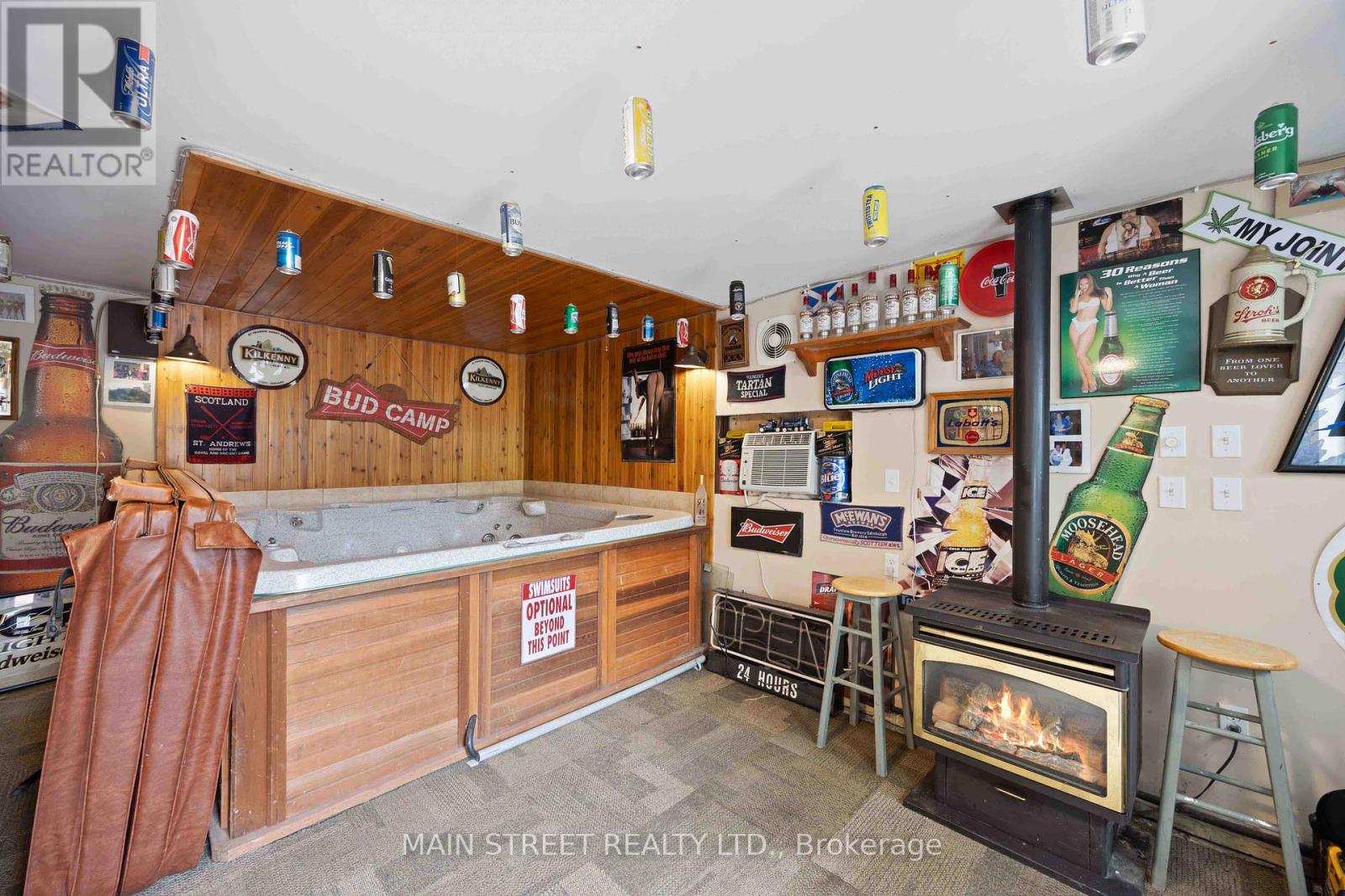 Photo 19 of 194 London Road, Sarnia ON