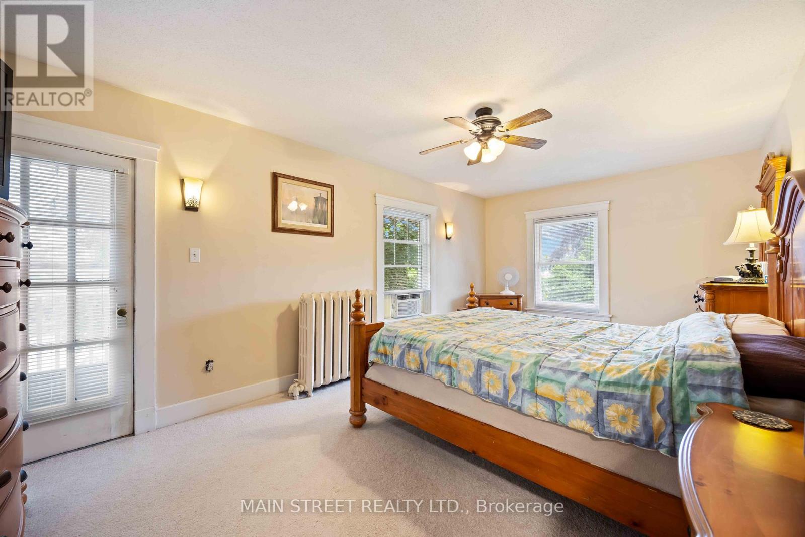 Photo 22 of 194 London Road, Sarnia ON