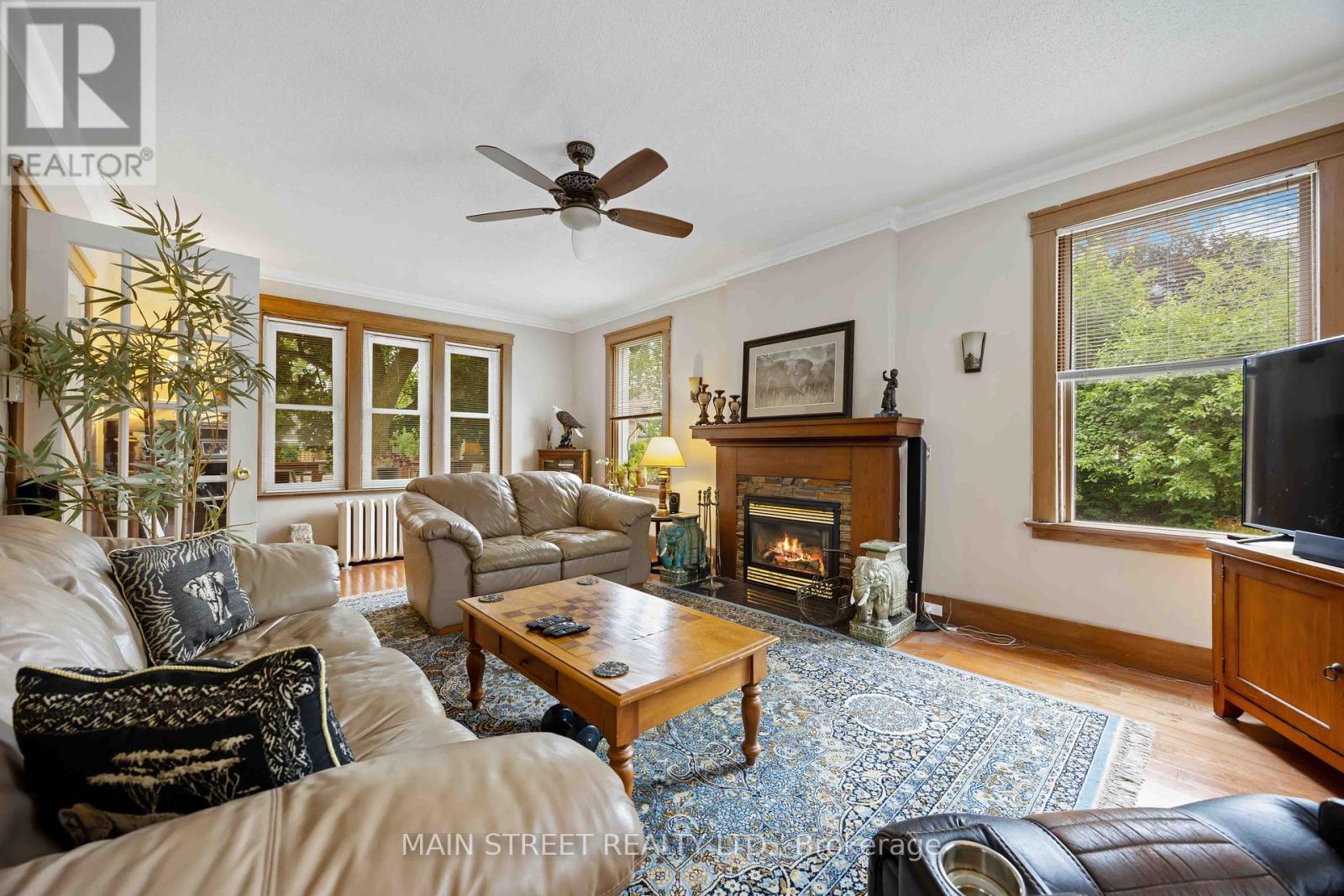 Photo 43 of 194 London Road, Sarnia ON
