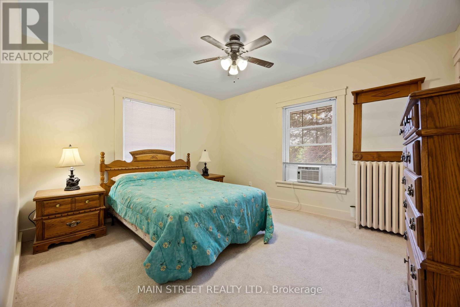 Photo 26 of 194 London Road, Sarnia ON