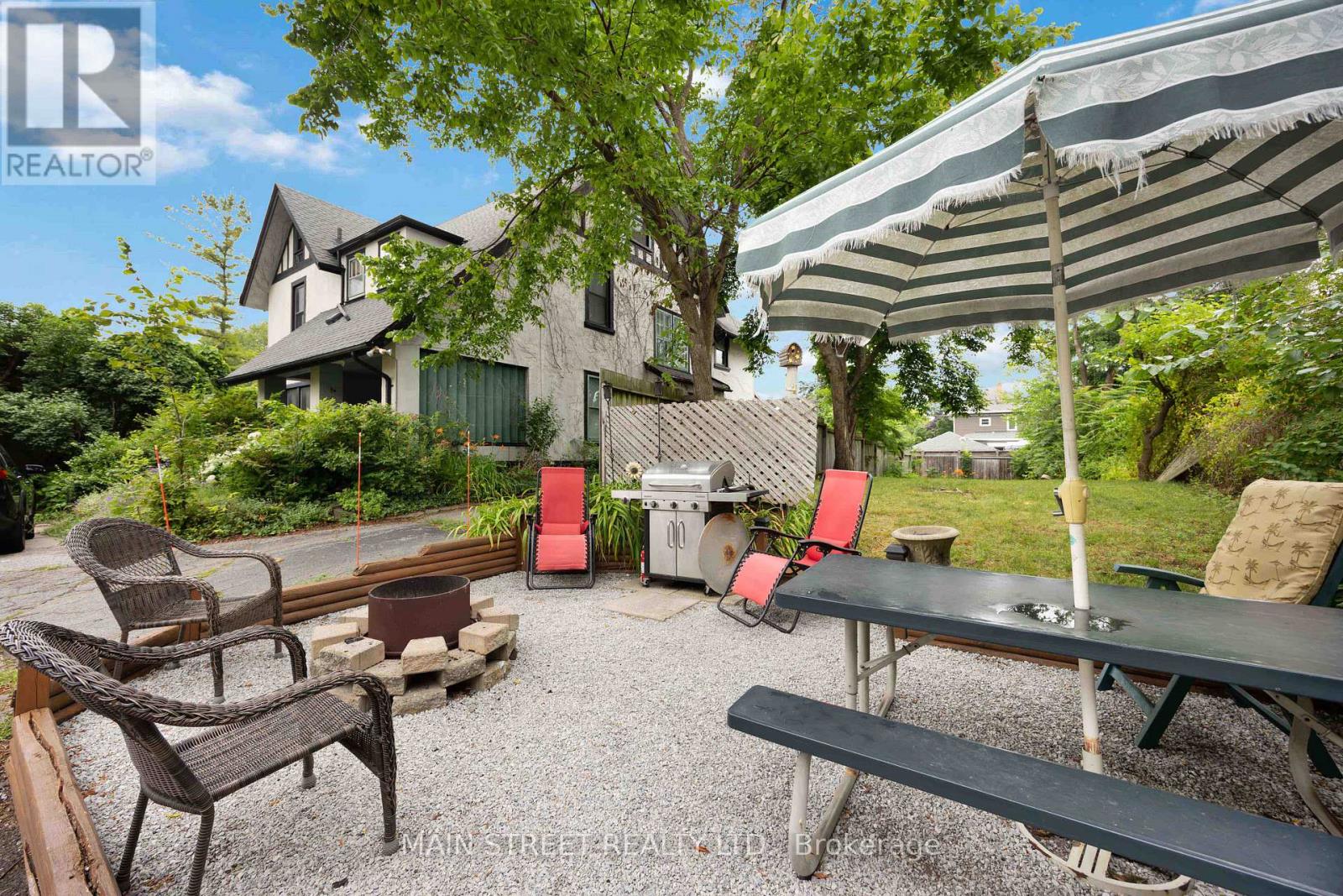 Photo 40 of 194 London Road, Sarnia ON