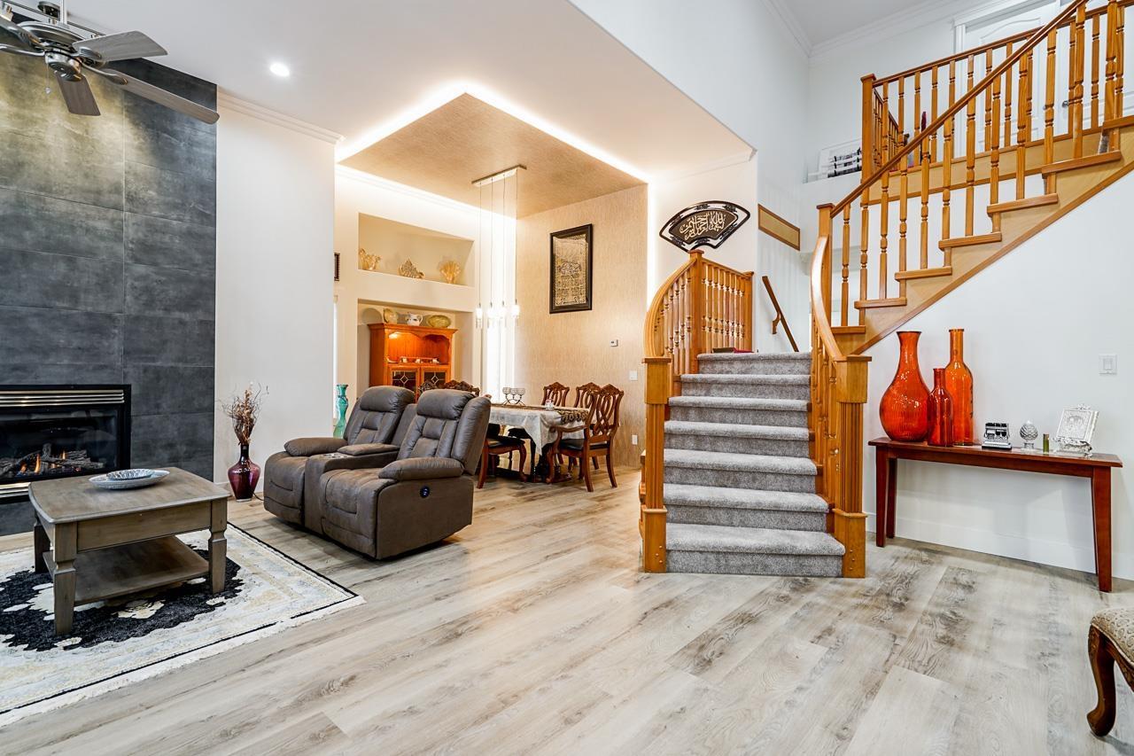Photo 4 of 14536 83 Avenue, Surrey BC