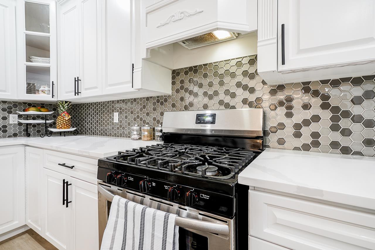Photo 12 of 14536 83 Avenue, Surrey BC