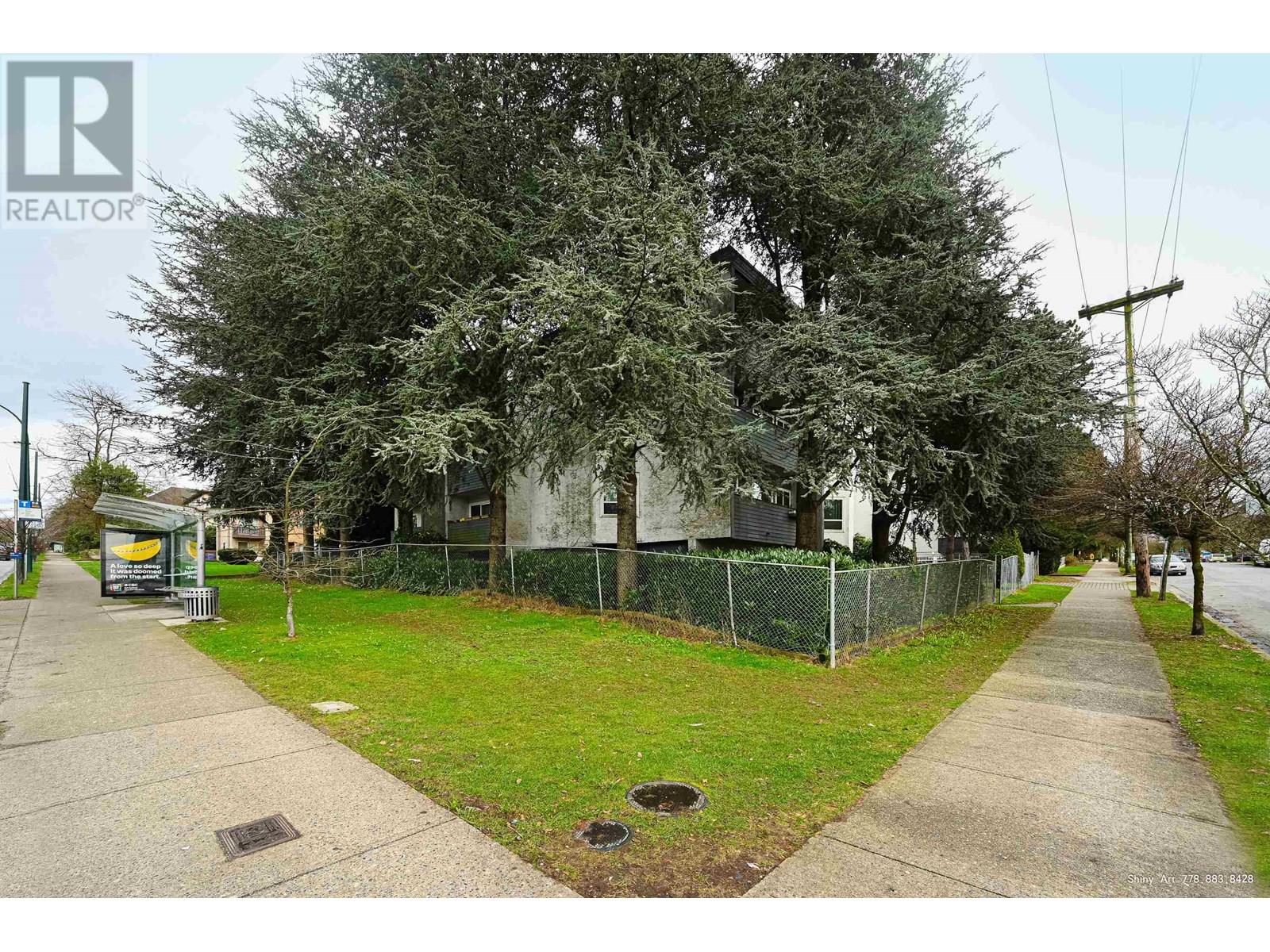 Photo 12 of 406 16 Lakewood Drive, Vancouver BC