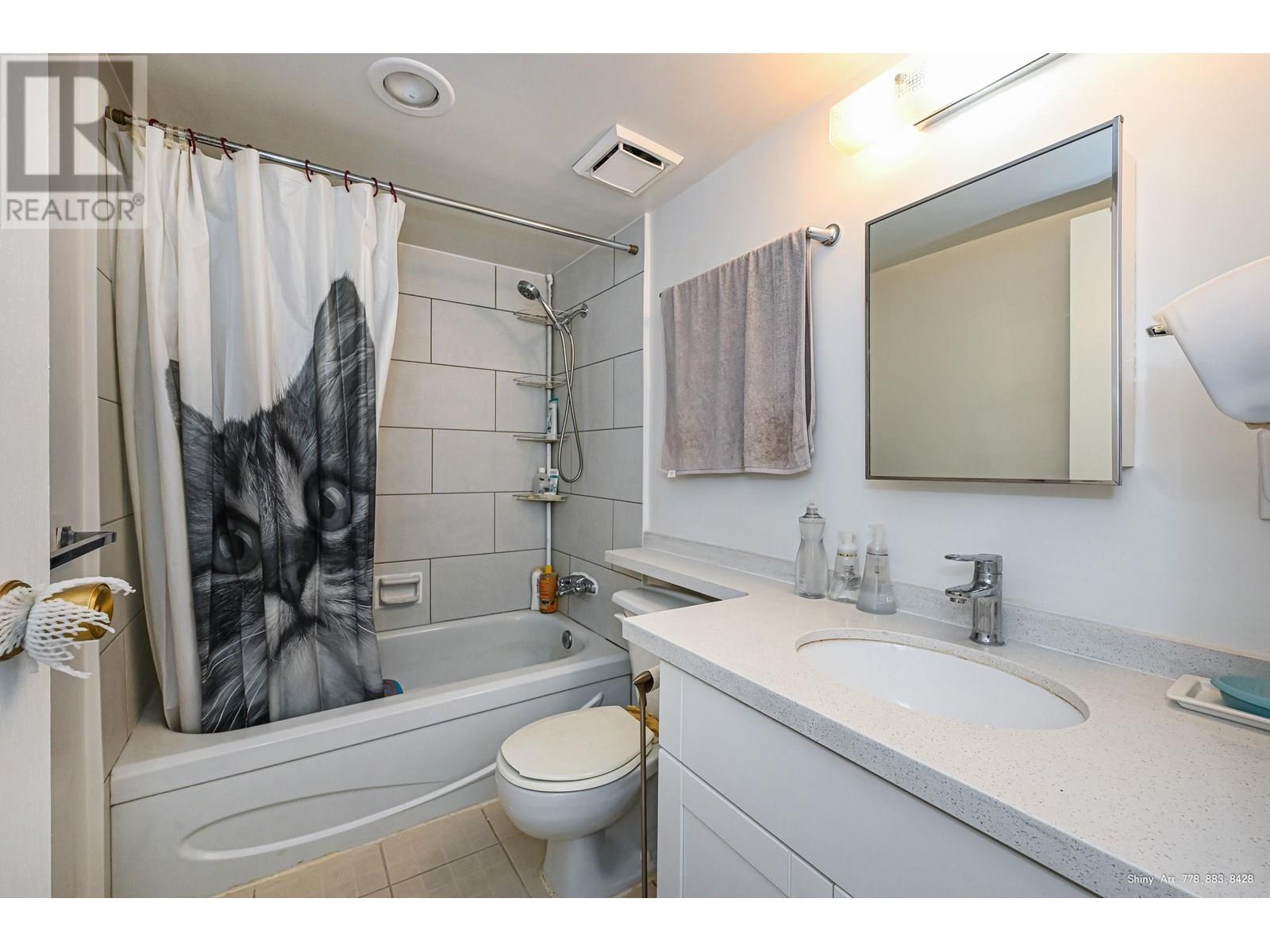 Photo 7 of 406 16 Lakewood Drive, Vancouver BC