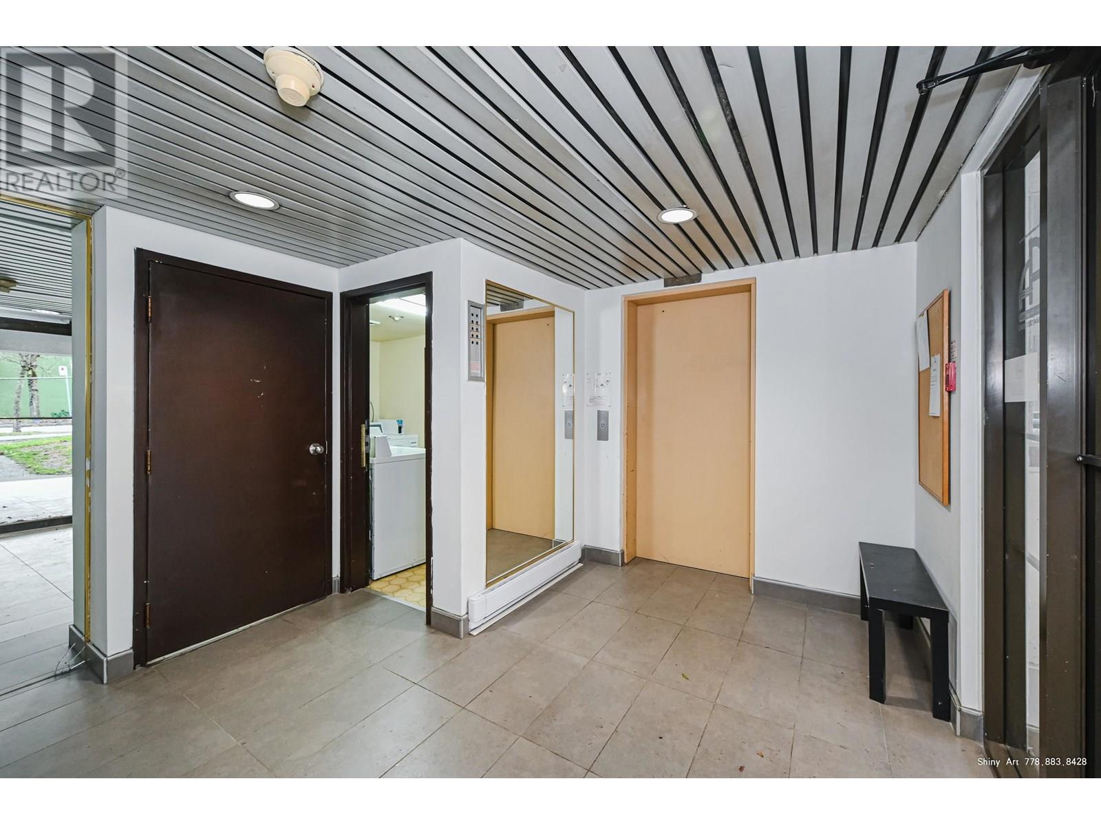 Photo 5 of 406 16 Lakewood Drive, Vancouver BC