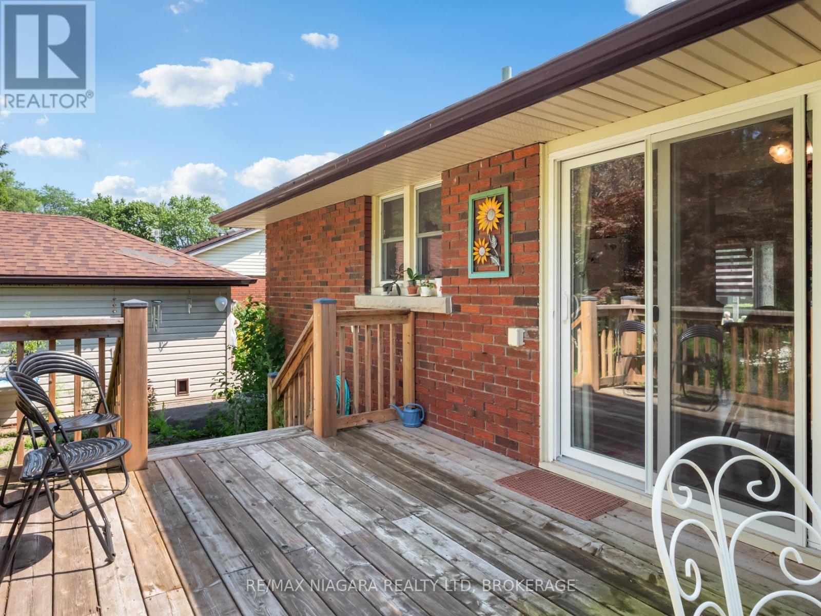 Photo 7 of 22 Lorimer Street, Pelham ON