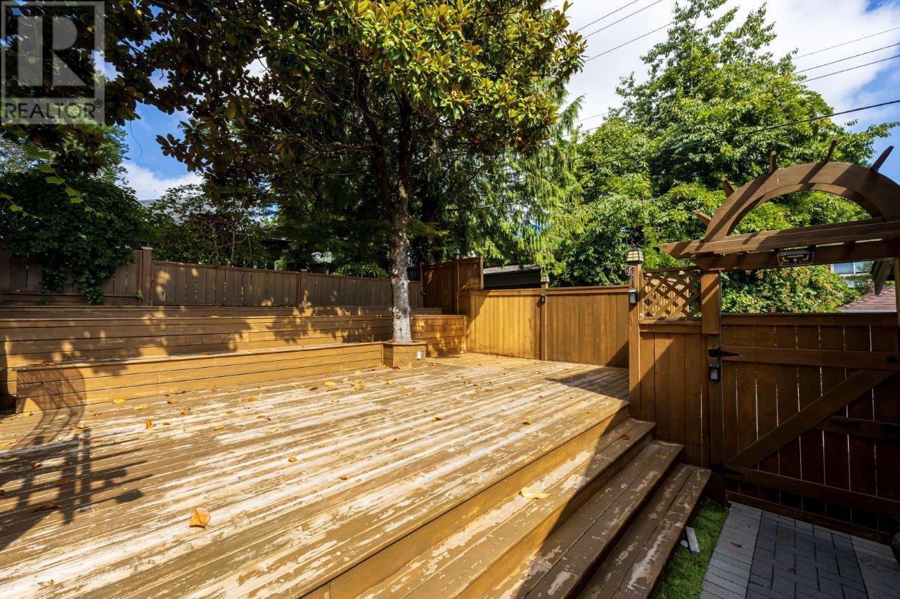 2351 W 34TH AVENUE, Vancouver