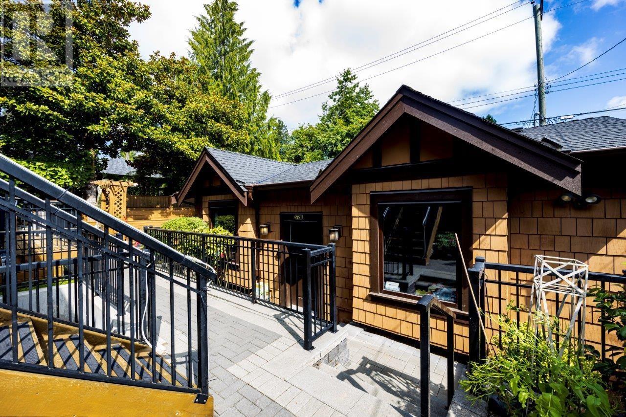 2351 W 34TH AVENUE, Vancouver