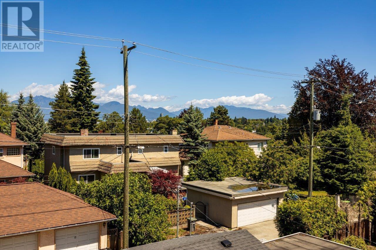 2351 W 34TH AVENUE, Vancouver
