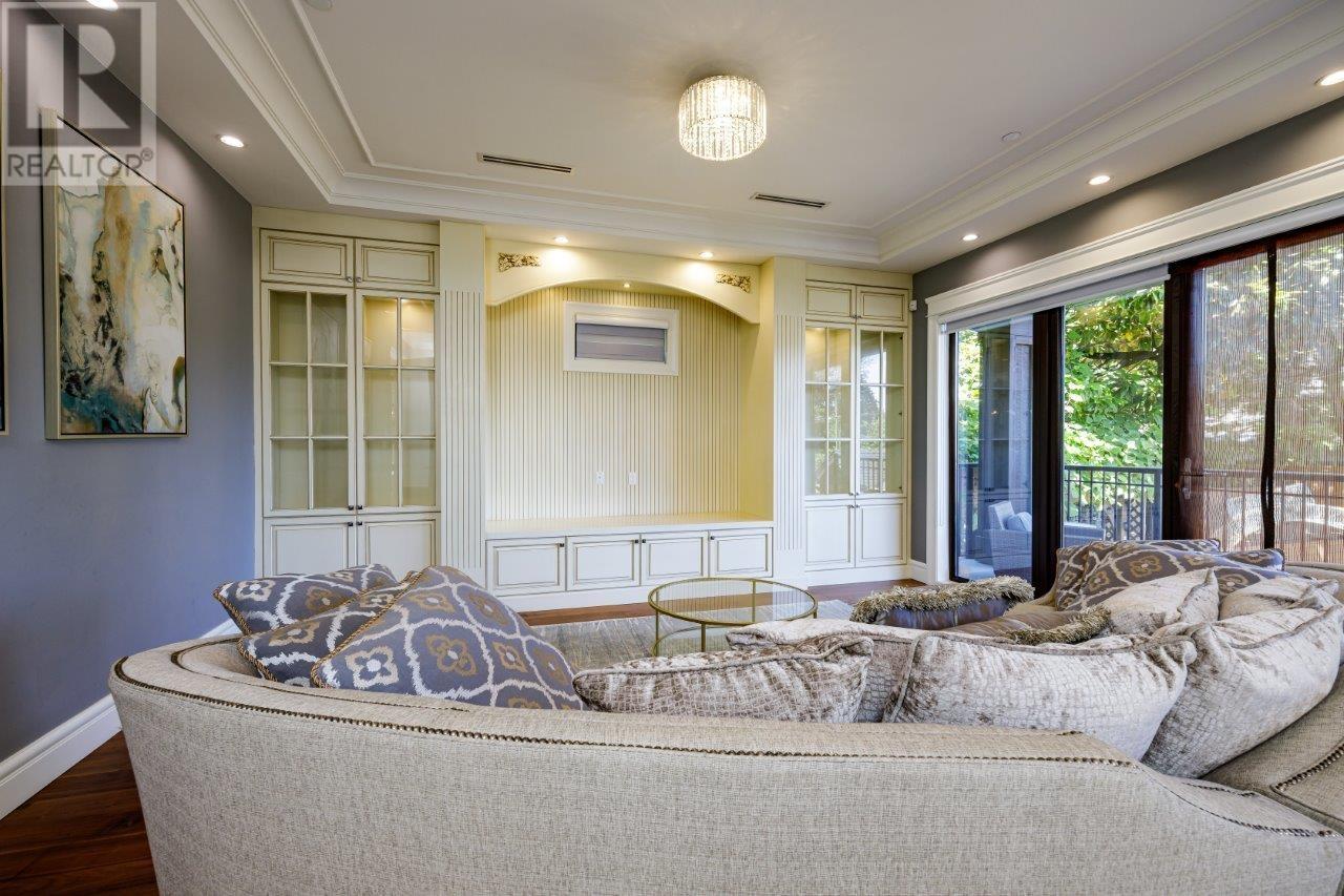 2351 W 34TH AVENUE, Vancouver