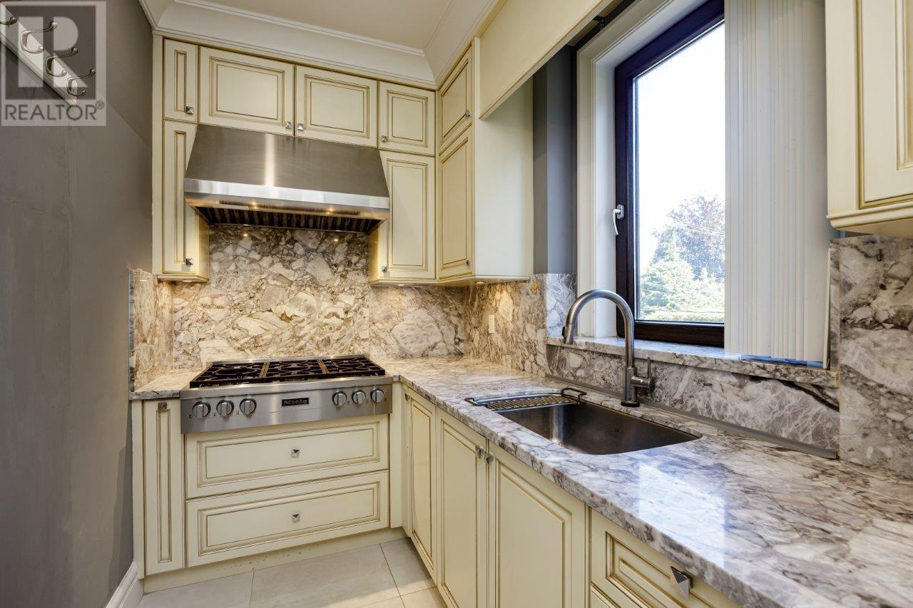 2351 W 34TH AVENUE, Vancouver