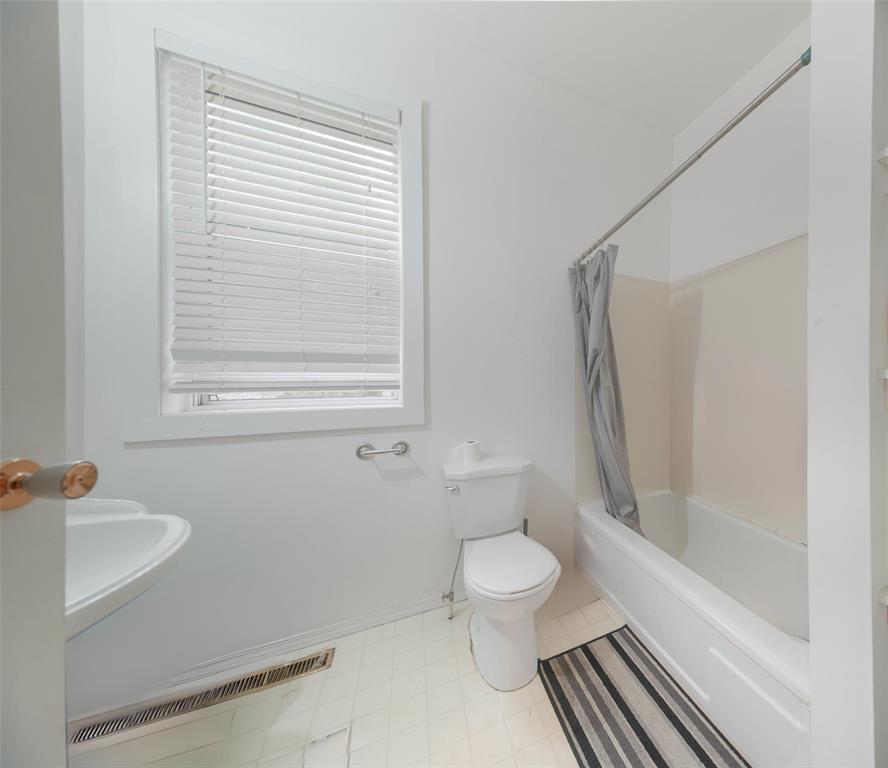 Photo 13 of 2235 Gallagher Avenue, Winnipeg MB