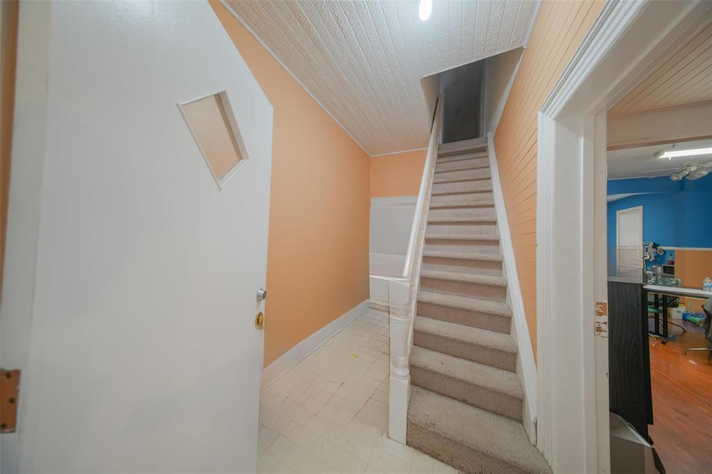 Photo 7 of 2235 Gallagher Avenue, Winnipeg MB