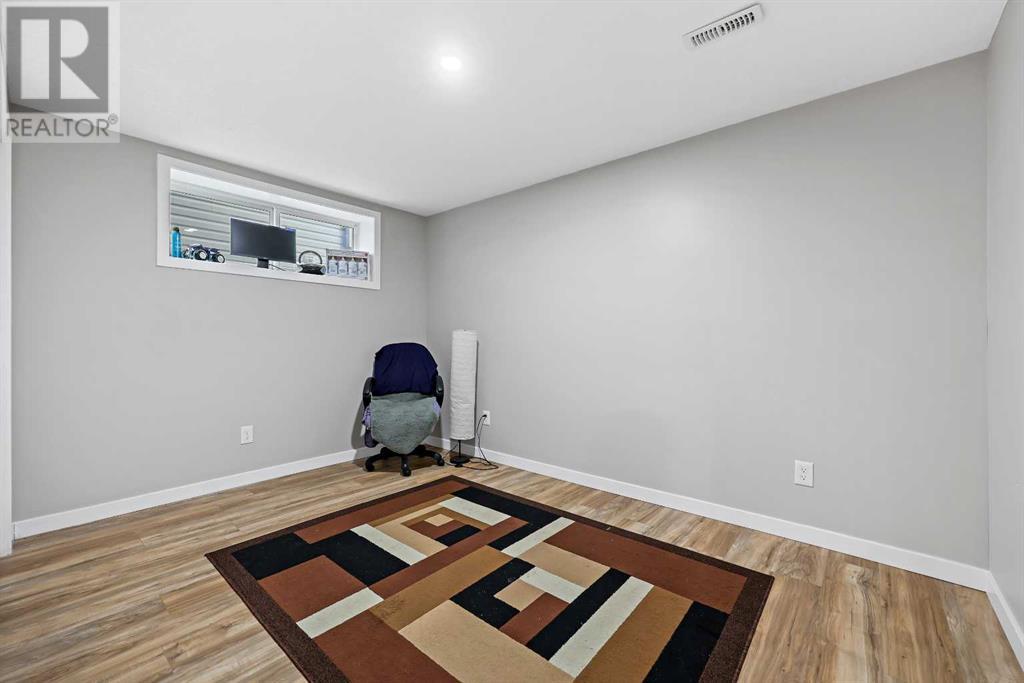 Single Family House for Sale in  Nolanfield Lane NW Nolan Hill Calgary 