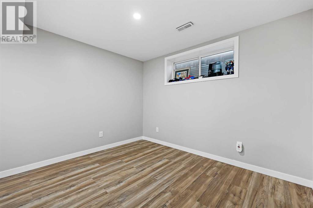 Single Family House for Sale in  Nolanfield Lane NW Nolan Hill Calgary 