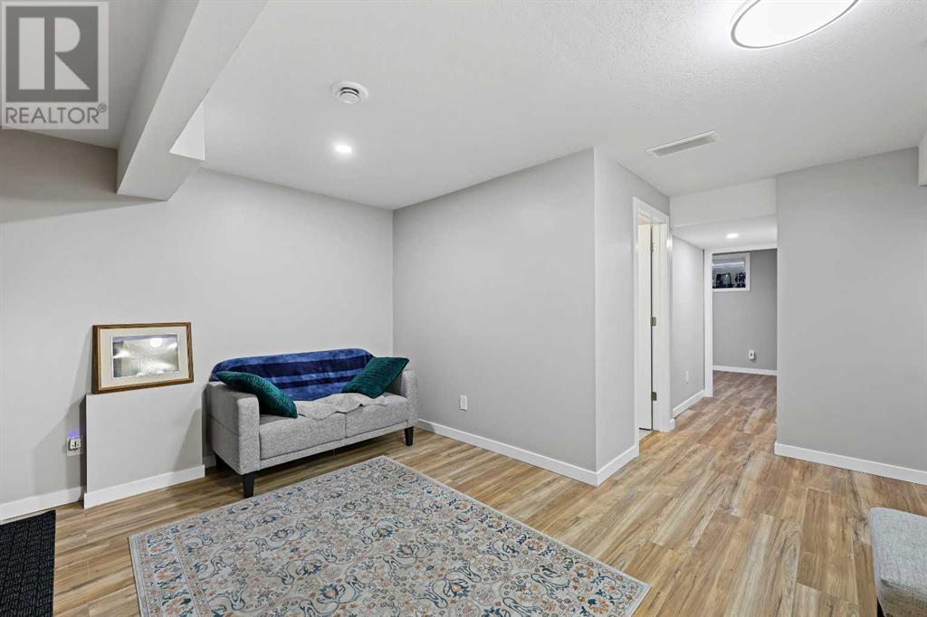 Single Family House for Sale in  Nolanfield Lane NW Nolan Hill Calgary 