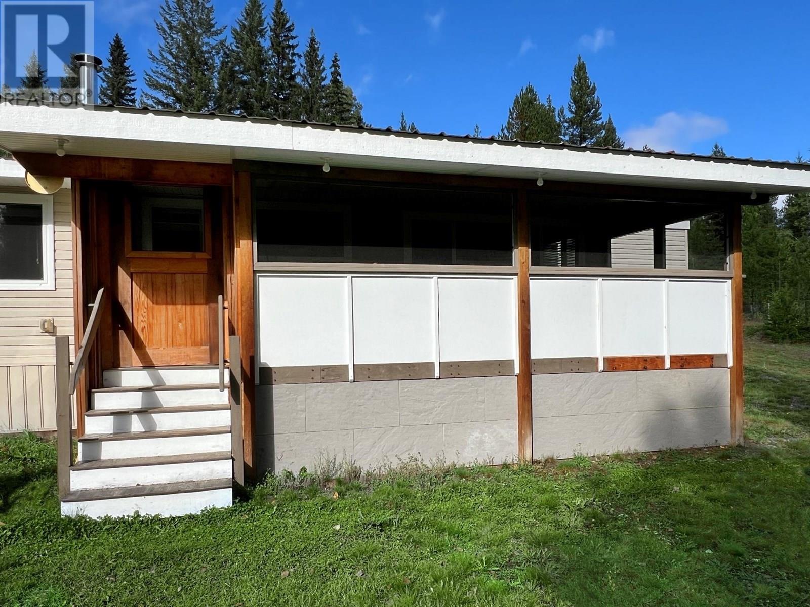 3165 NIQUIDET STREET, Horsefly