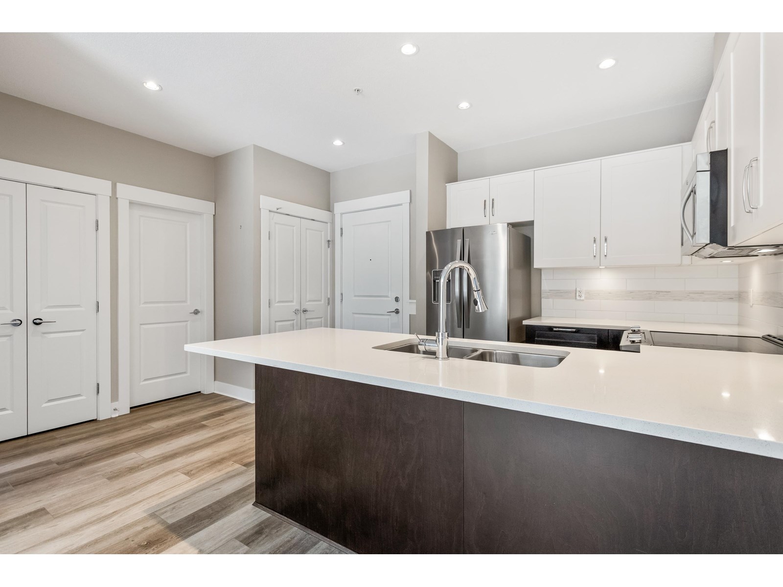 Photo 8 of 219 20728 Willoughby Town Centre Drive, Langley BC