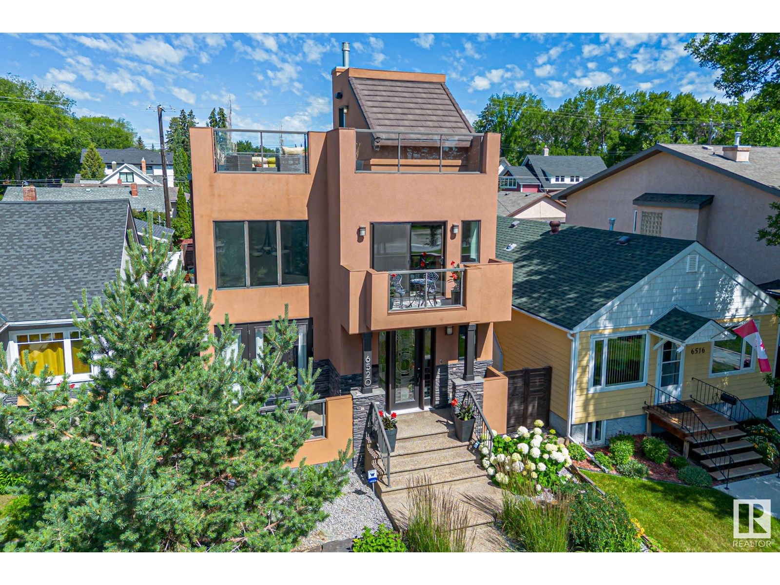 Photo 2 of 6520 111 Av Nw, Edmonton AB