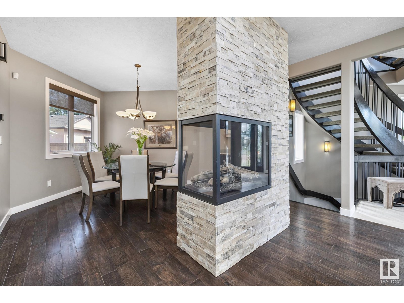 Photo 11 of 6520 111 Av Nw, Edmonton AB
