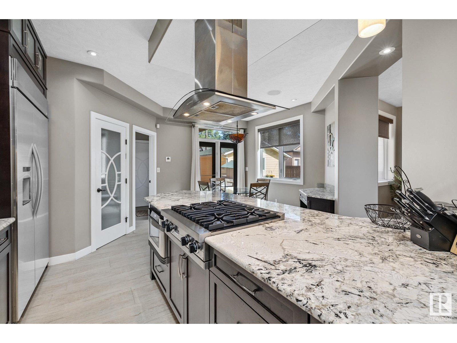 Photo 16 of 6520 111 Av Nw, Edmonton AB