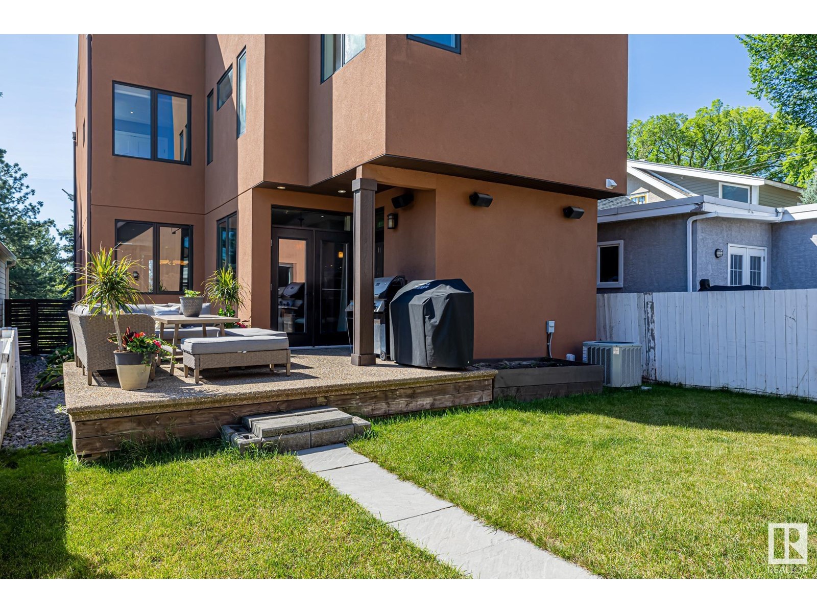 Photo 61 of 6520 111 Av Nw, Edmonton AB