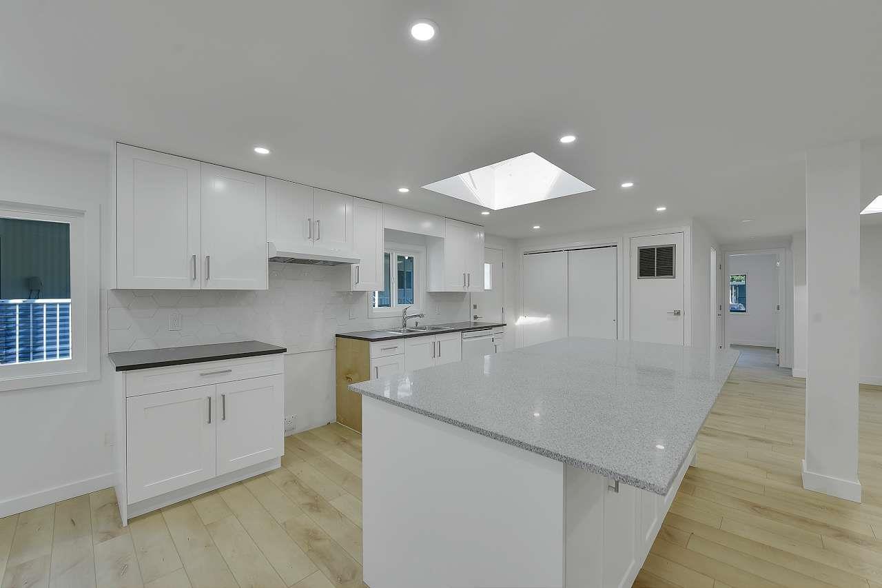 Photo 8 of 339 1840 160 Street, Surrey BC