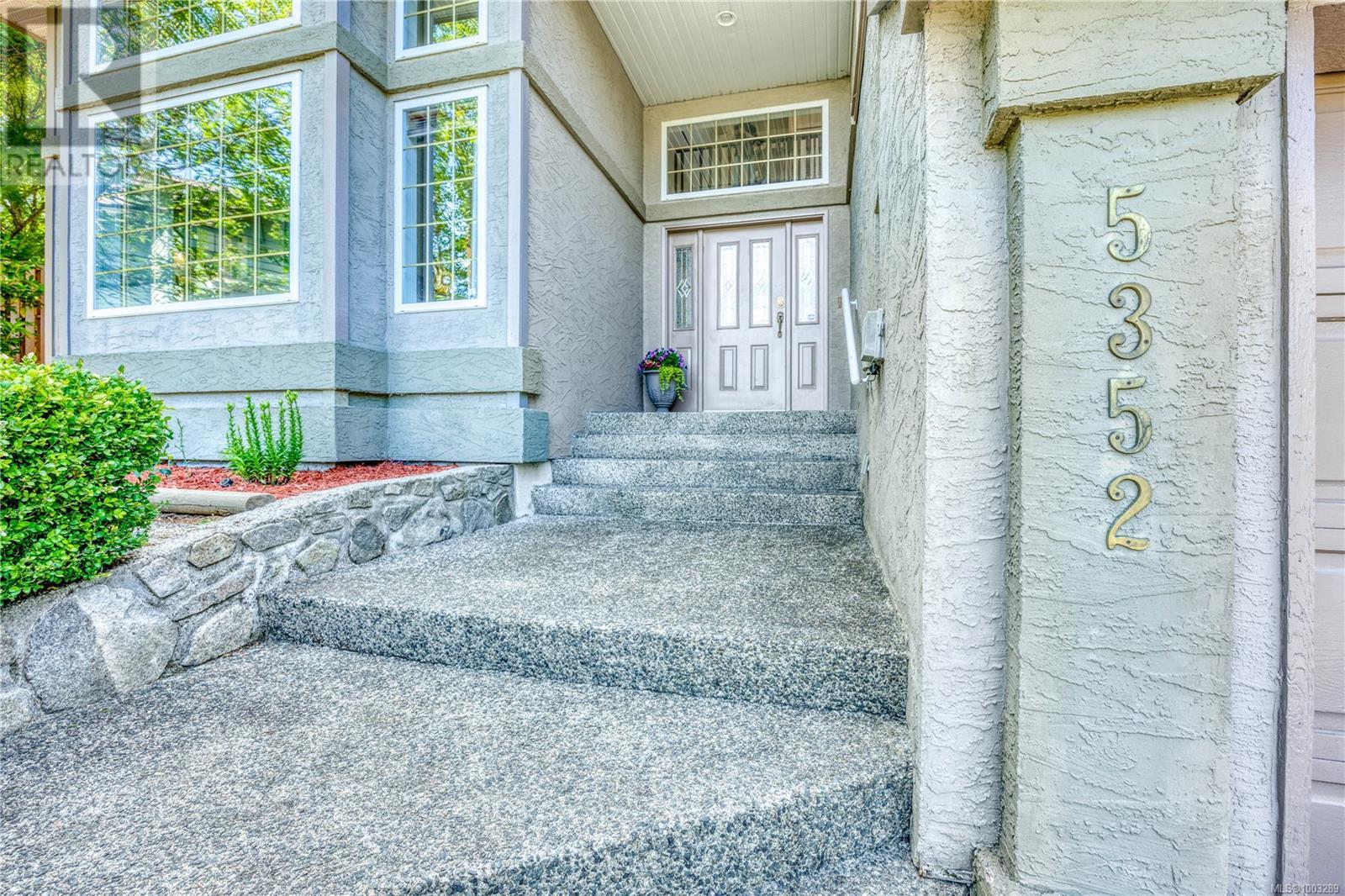 5352 Coastview Pl, Nanaimo