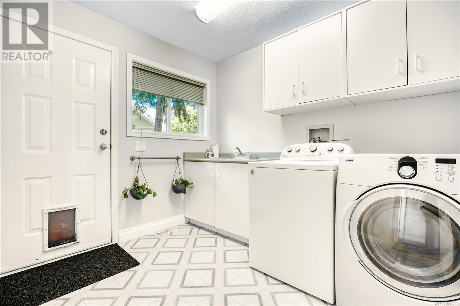 5352 Coastview Pl, Nanaimo