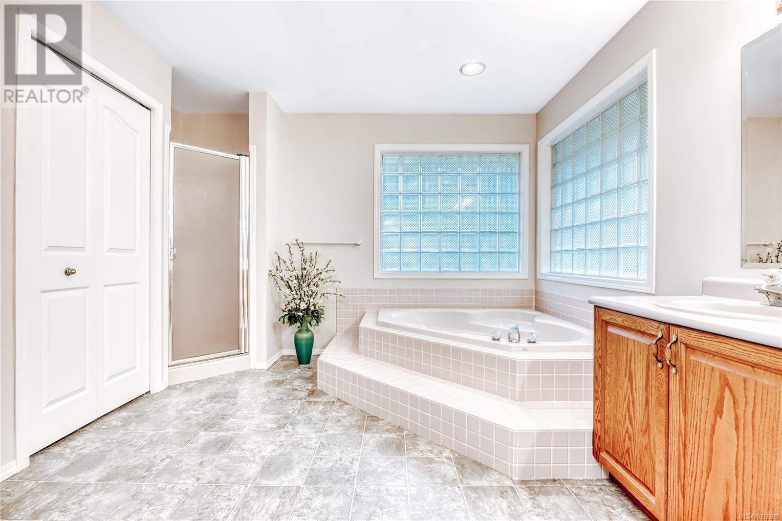 5352 Coastview Pl, Nanaimo
