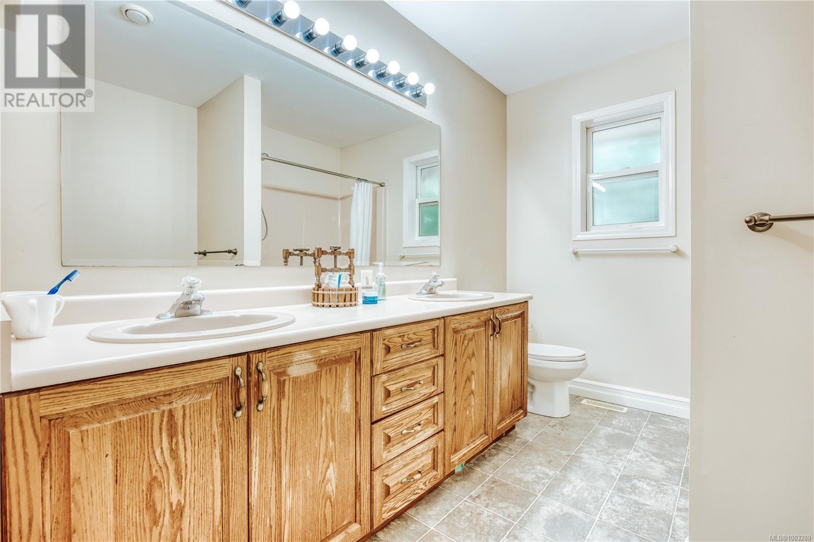 5352 Coastview Pl, Nanaimo
