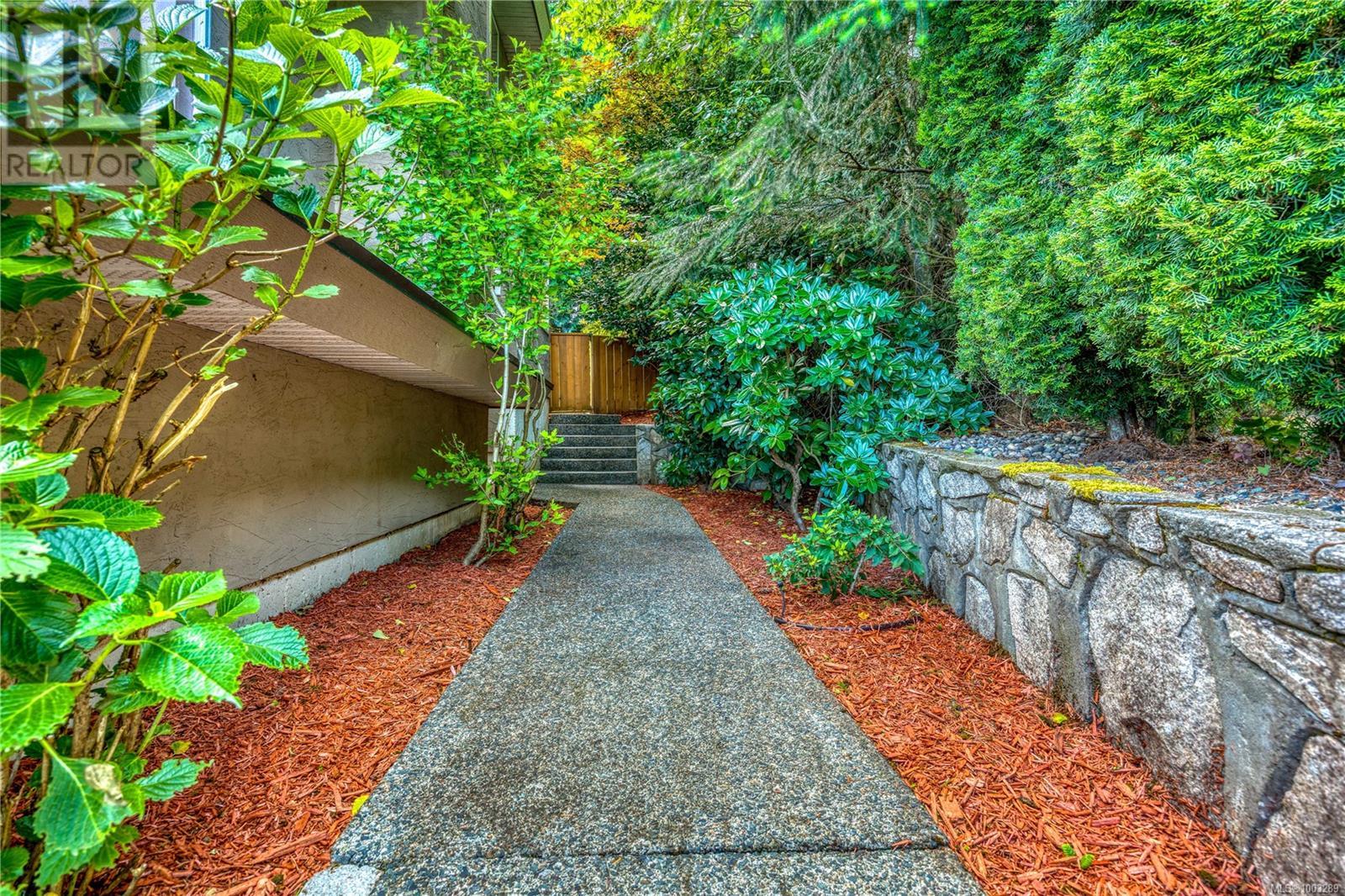 5352 Coastview Pl, Nanaimo