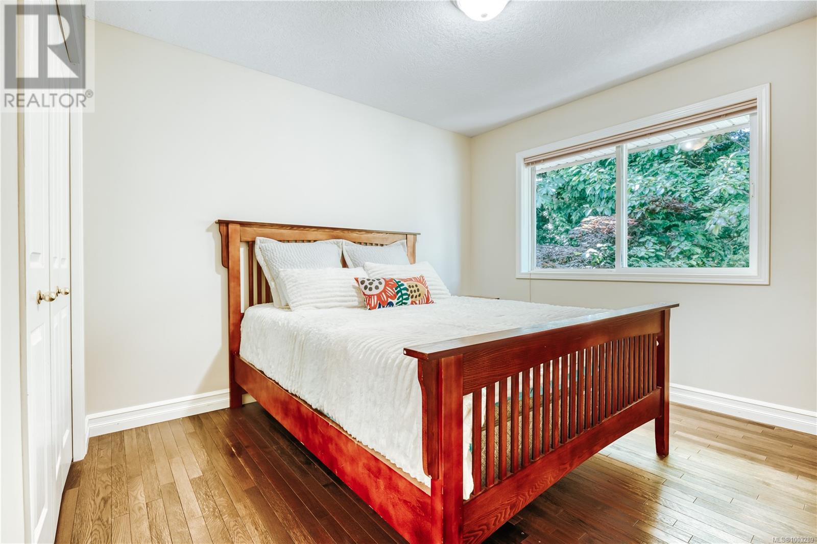 5352 Coastview Pl, Nanaimo