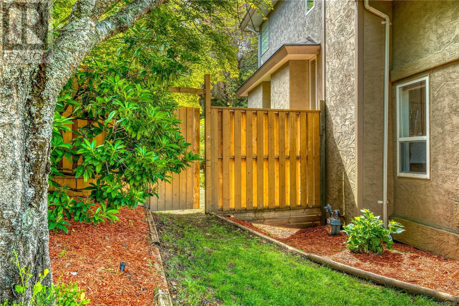 5352 Coastview Pl, Nanaimo