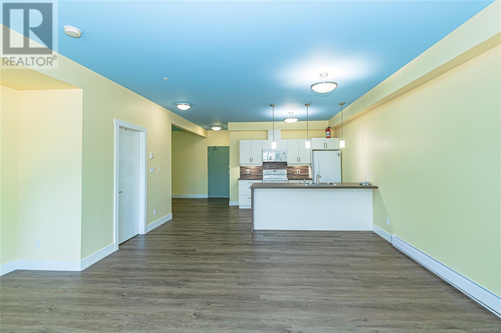 Photo 5 of 203 5822 Garden St, Duncan BC