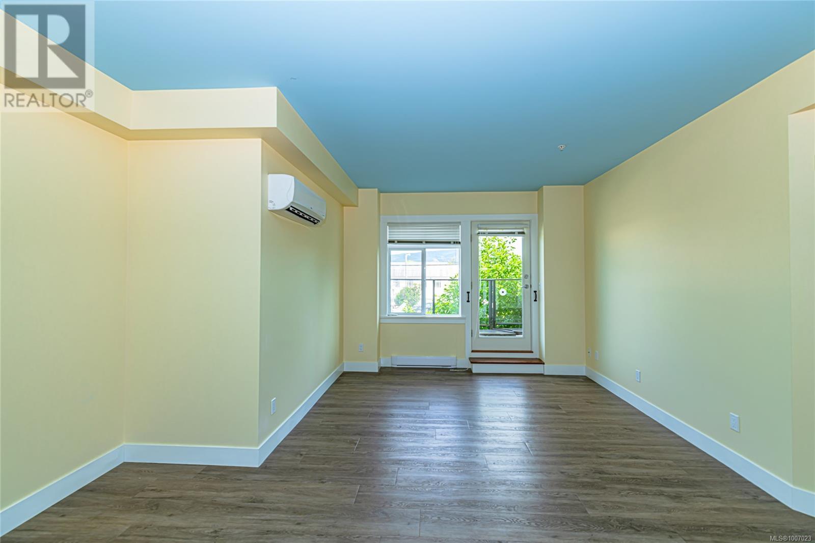 Photo 14 of 203 5822 Garden St, Duncan BC