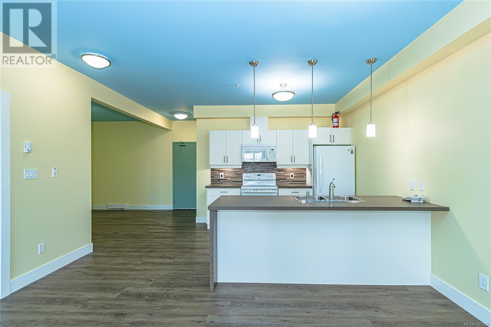 Photo 6 of 203 5822 Garden St, Duncan BC