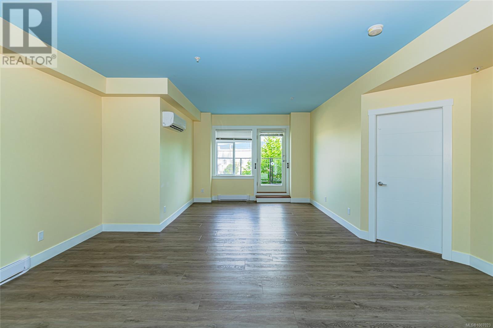 Photo 11 of 203 5822 Garden St, Duncan BC