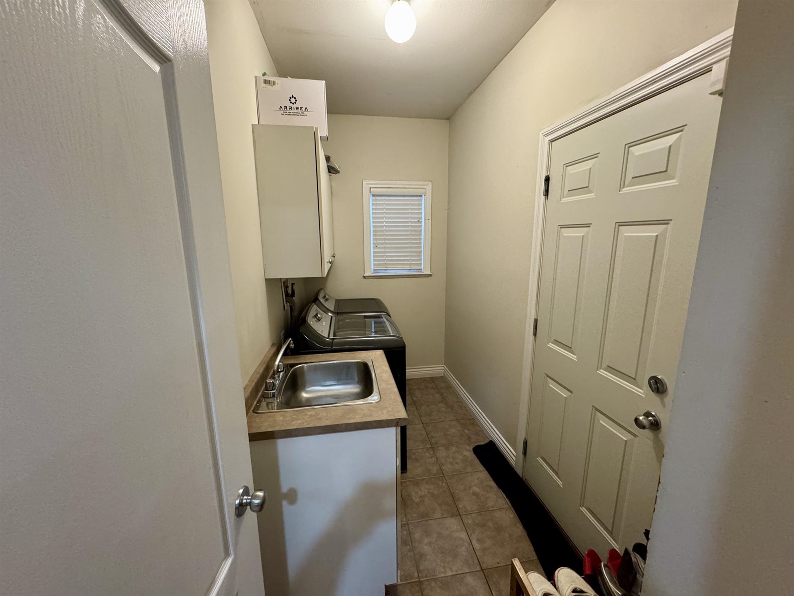 Photo 10 of 14496 74 Avenue, Surrey BC