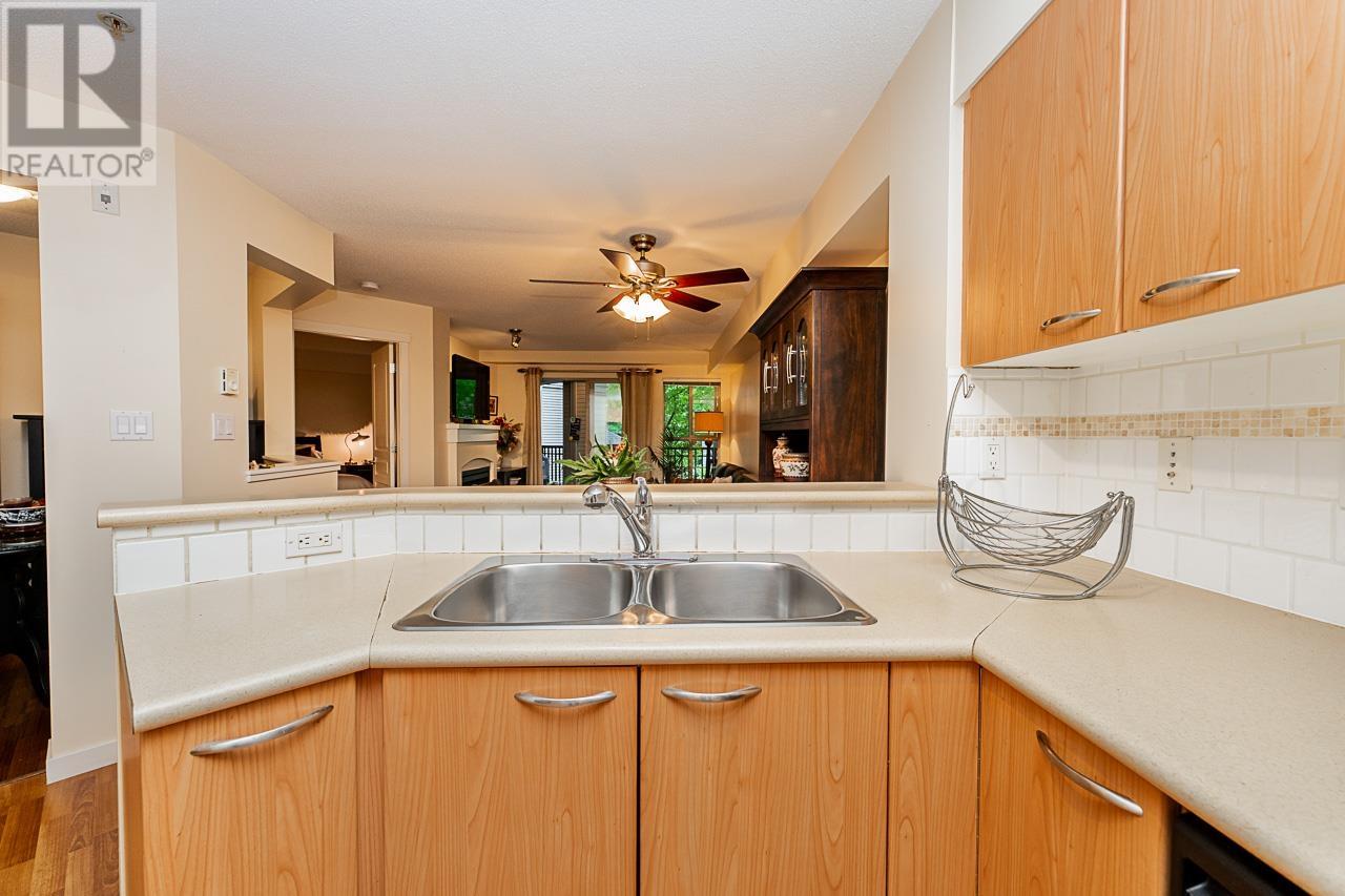 Photo 10 of 206 2958 Silver Springs Boulevard, Coquitlam BC