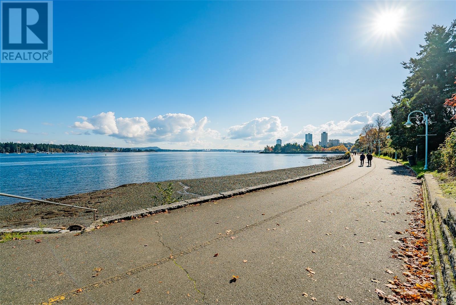 #101 145 NEWCASTLE AVE - Image 31