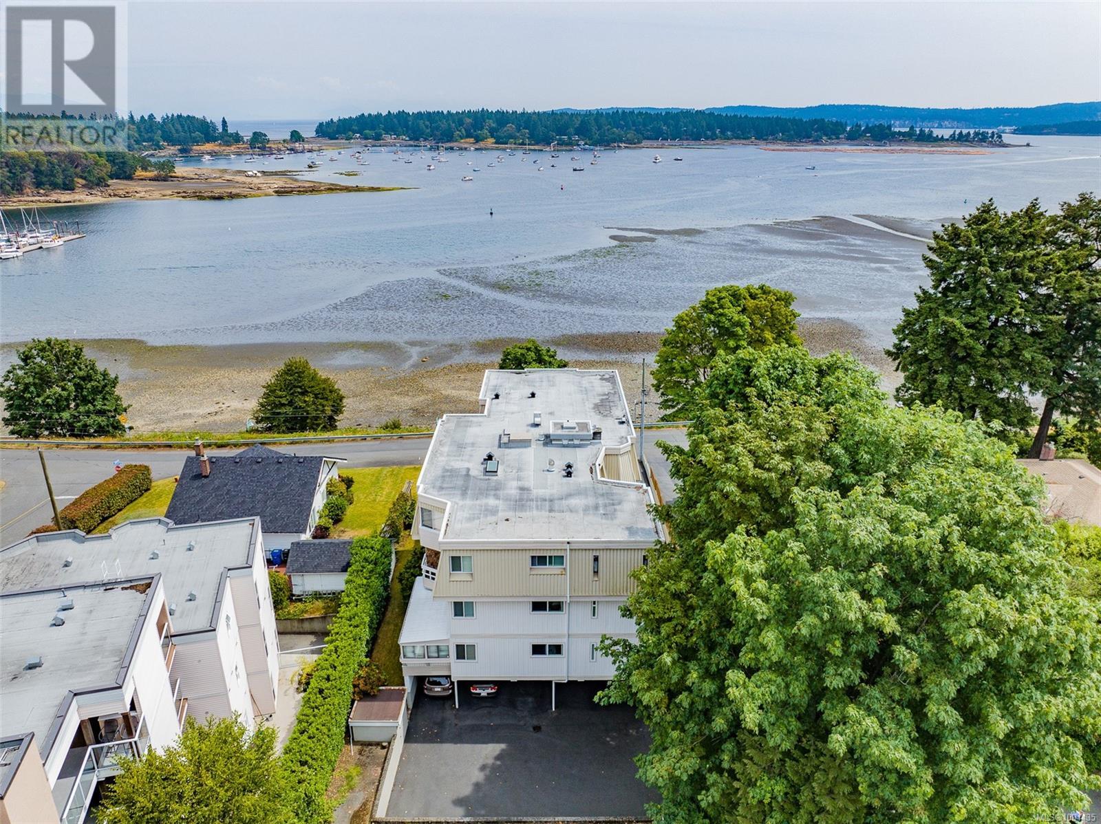 #101 145 NEWCASTLE AVE - Image 3