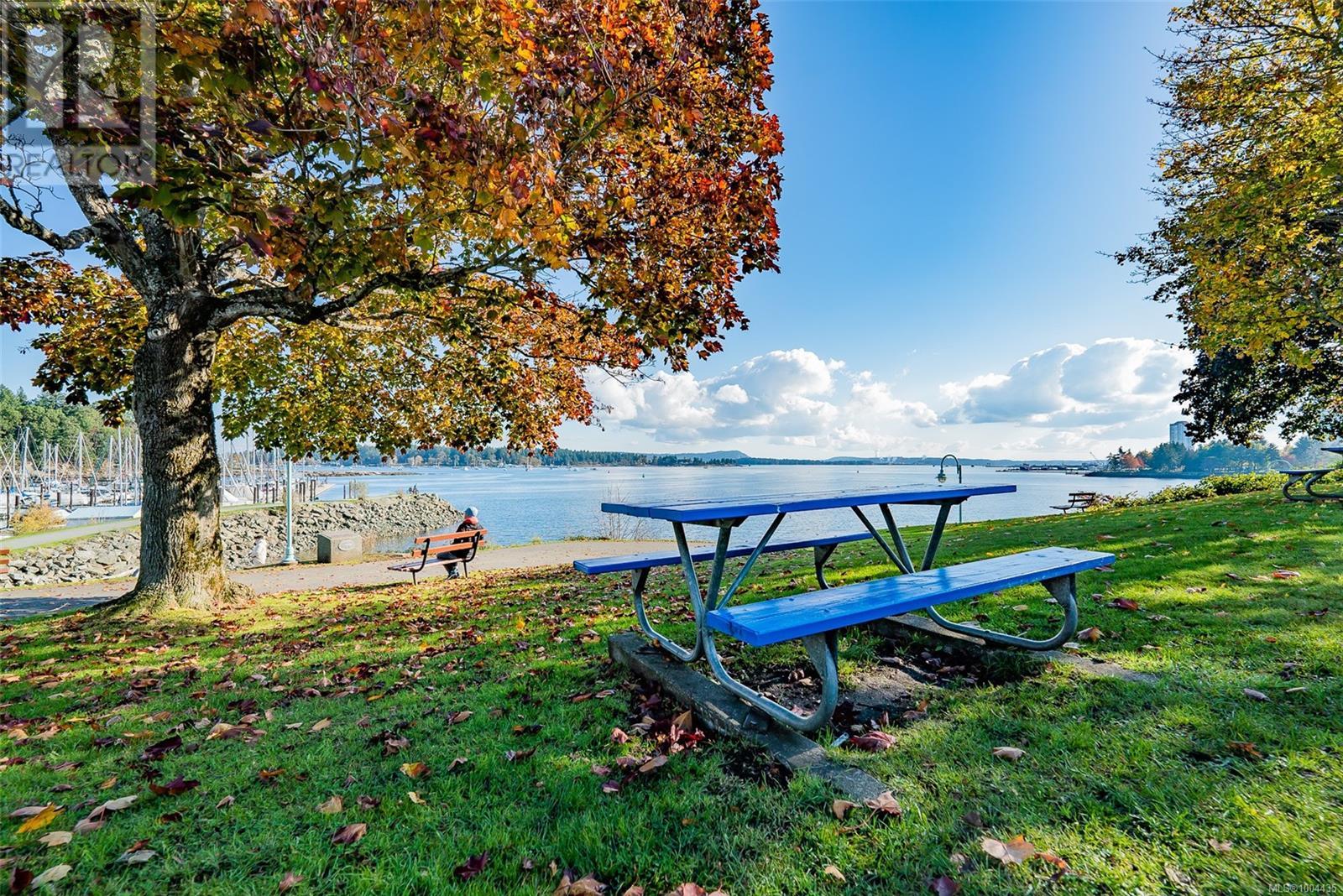 #101 145 NEWCASTLE AVE - Image 43