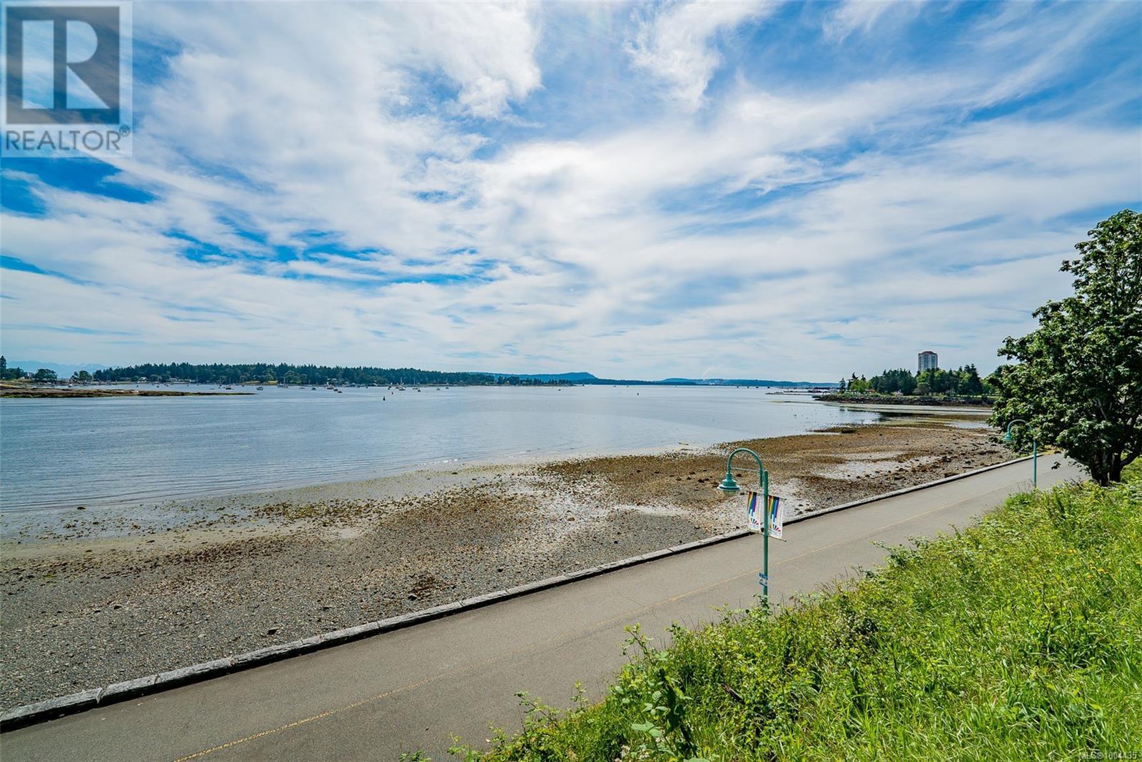 #101 145 NEWCASTLE AVE - Image 42