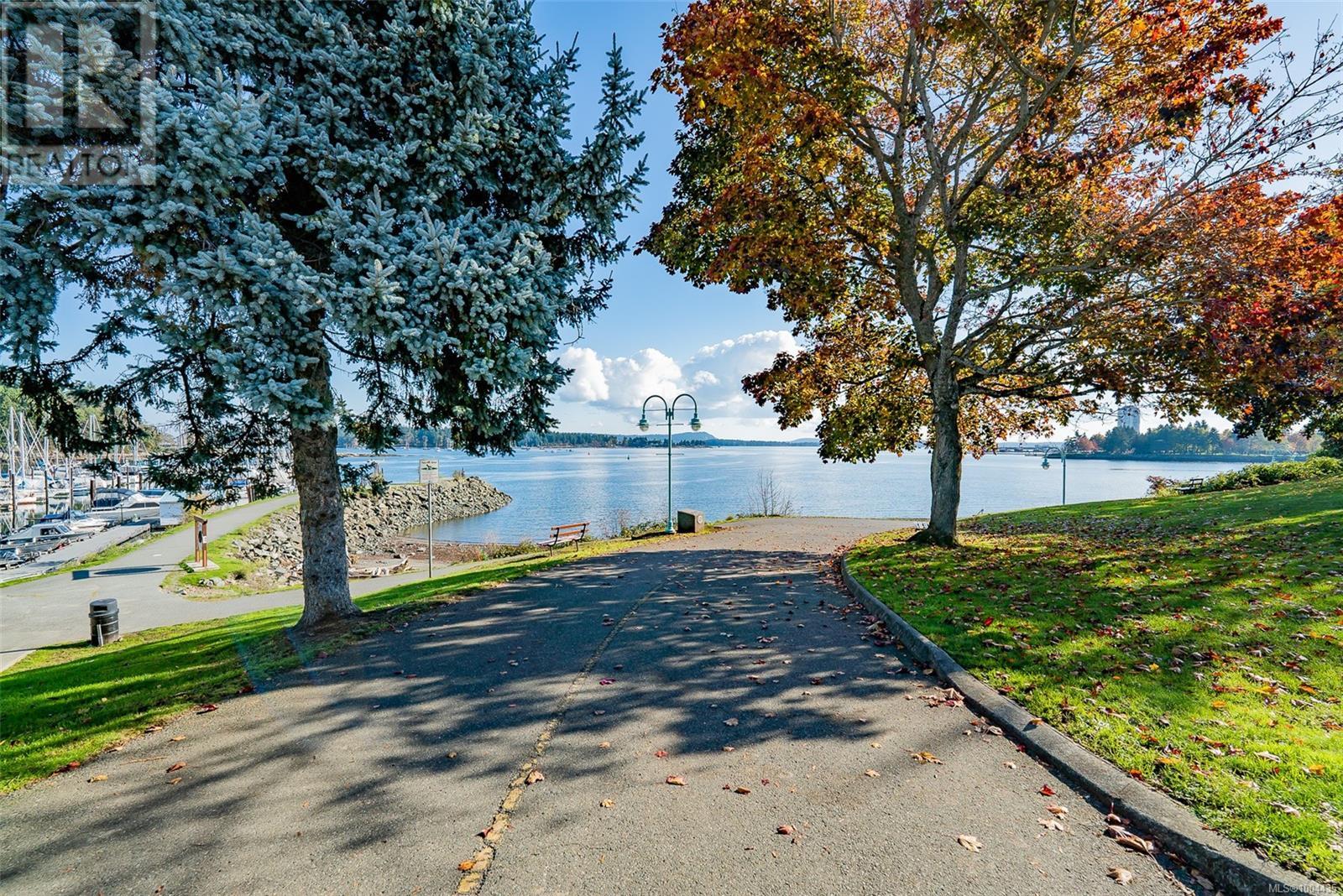 #101 145 NEWCASTLE AVE - Image 44