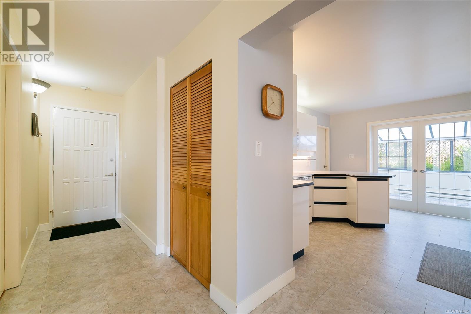 #101 145 NEWCASTLE AVE - Image 4