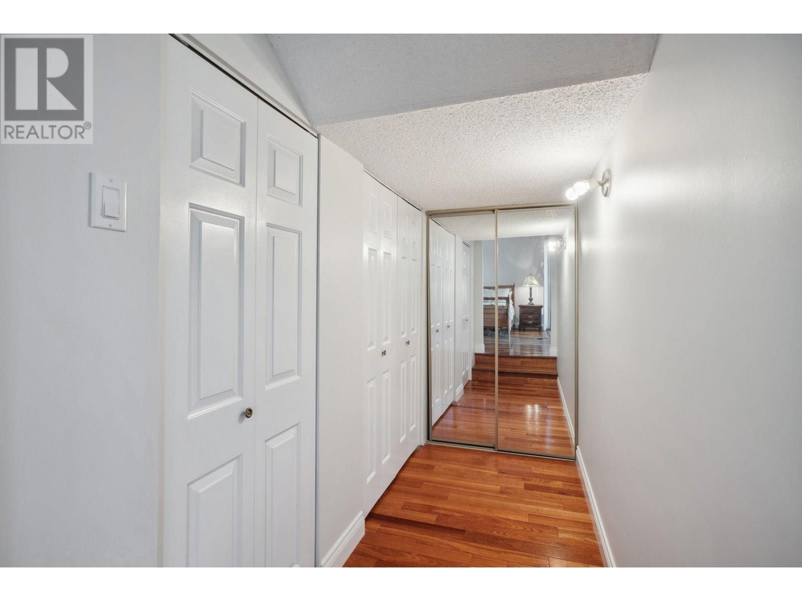 Photo 12 of 7347 Queenston Court, Burnaby BC