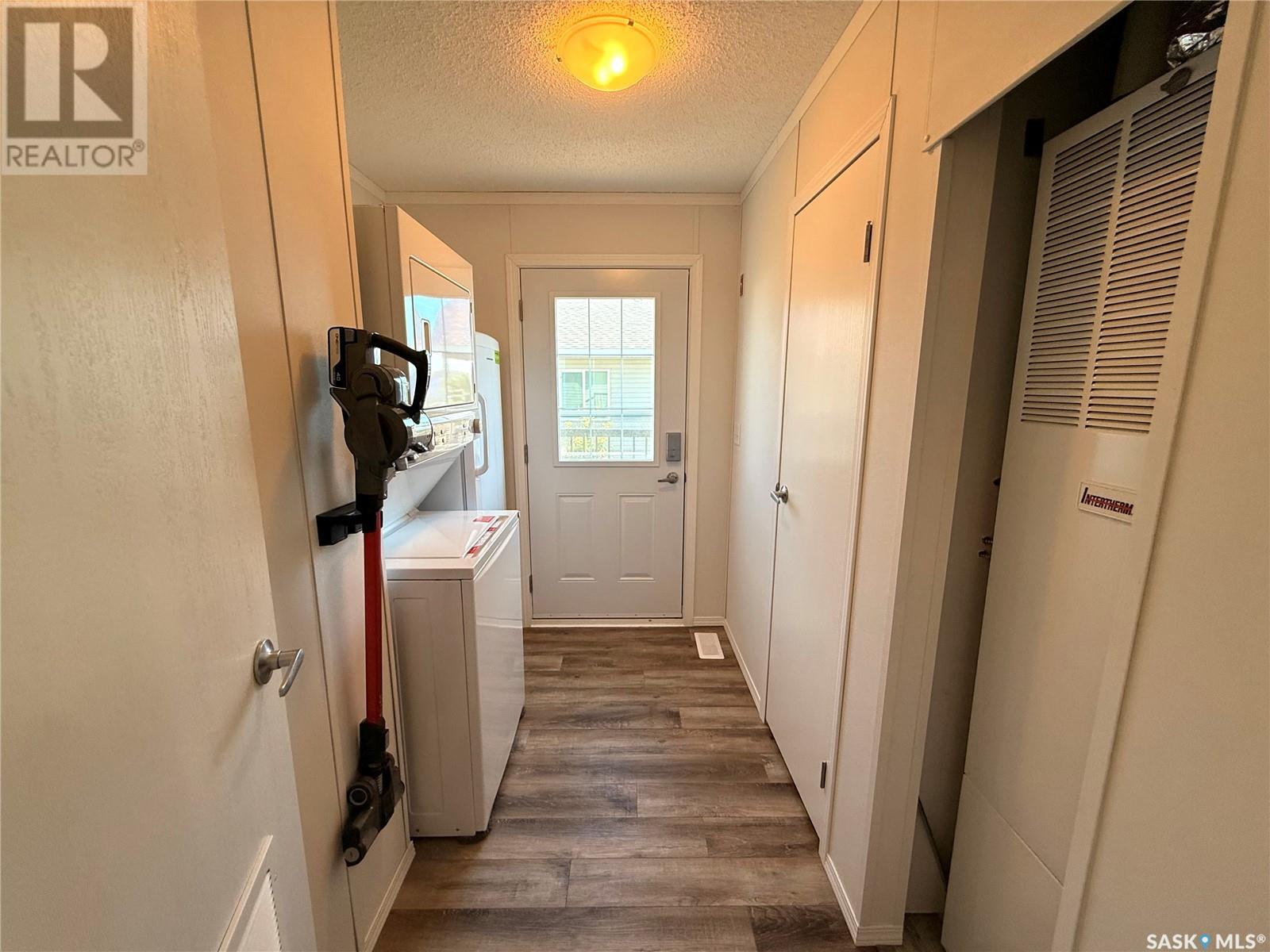 Photo 4 of 11 Lakeview Drive, Webb Rm No 138 SK